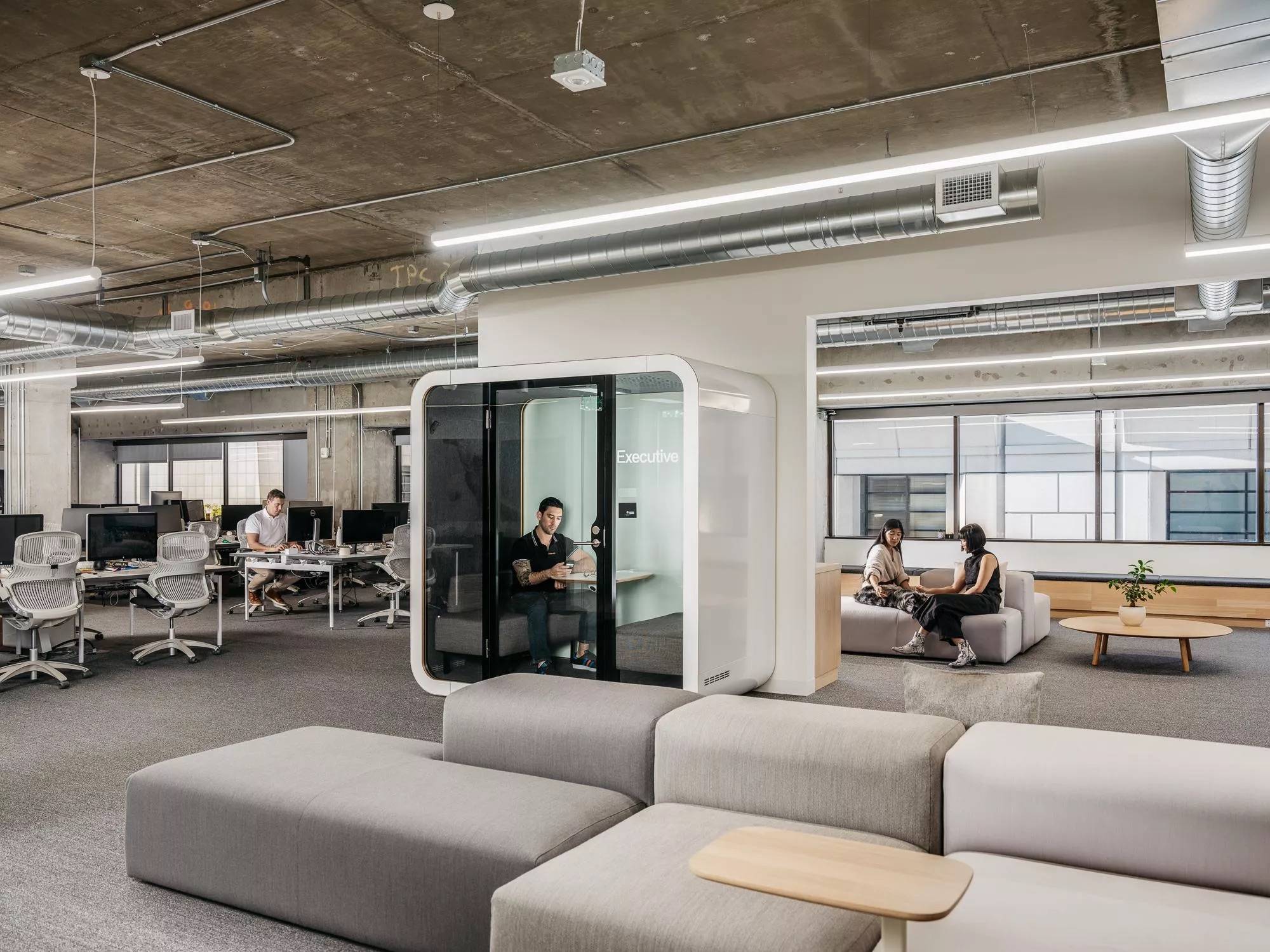 Framery Q Meeting Maggie - Blush / Puur Grijs 